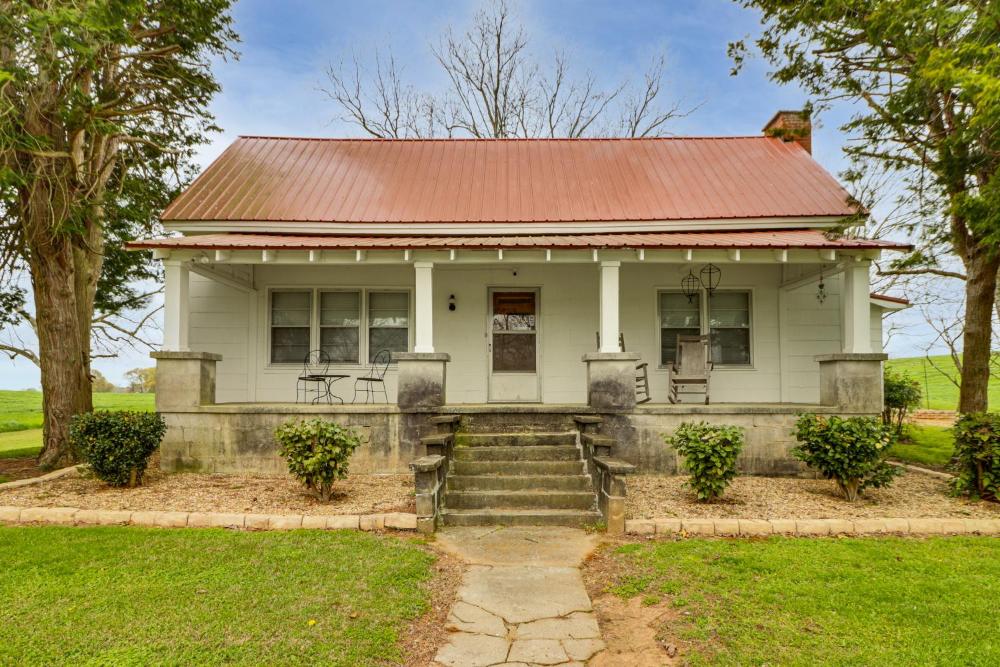 Country Home Near Lake Wedowee Patio and Fire Pit!